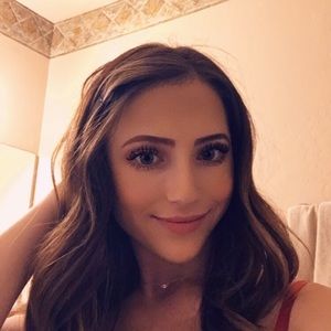 Meet your Posher, Natalie